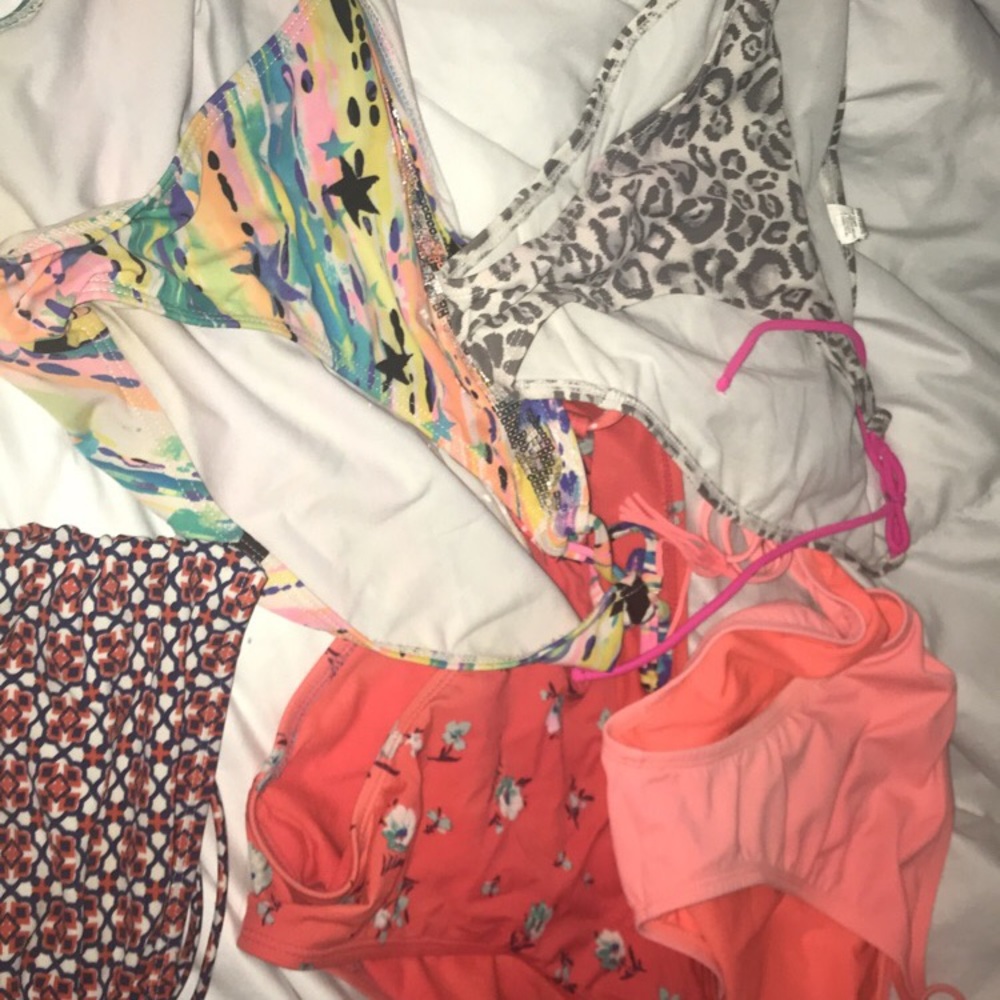 Women’s bathing suit